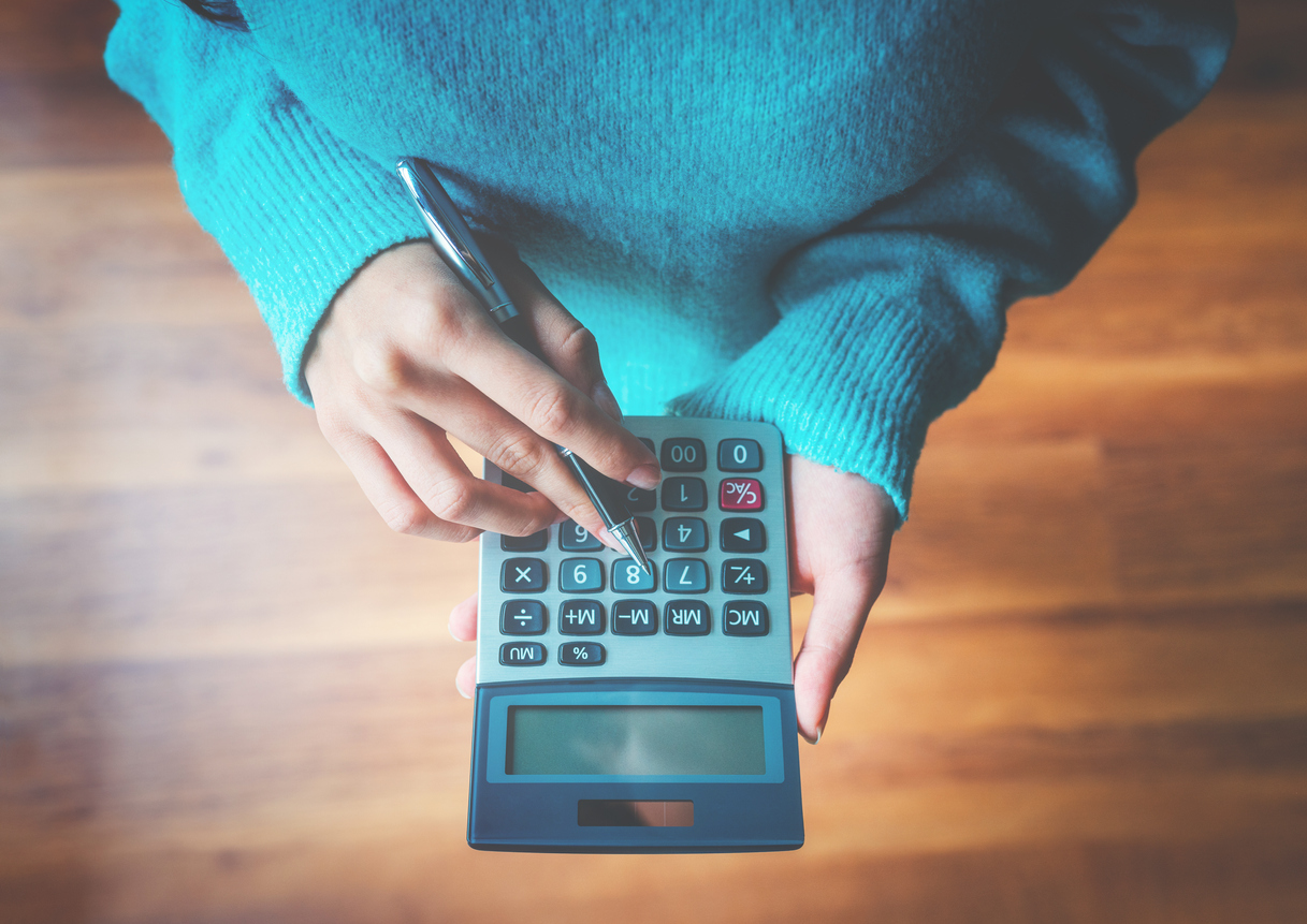 woman-using-calculator